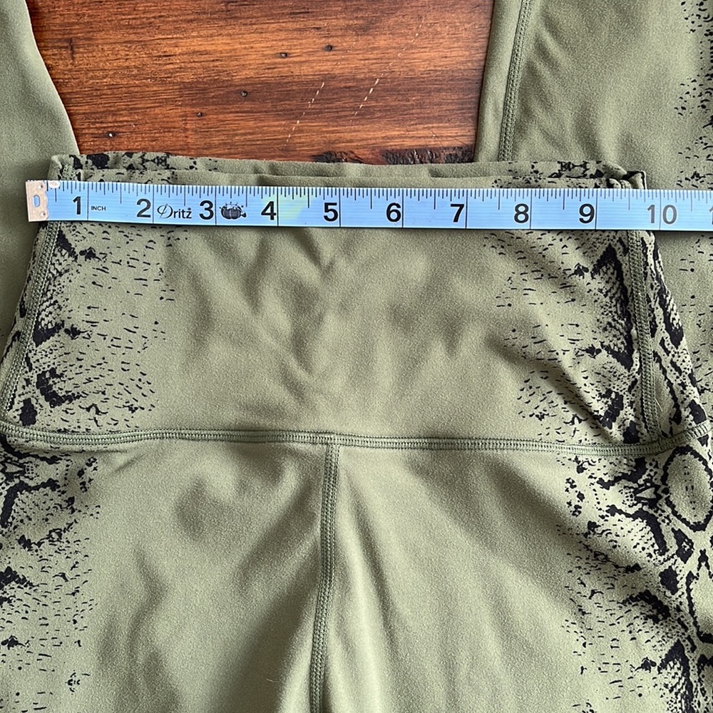 Curves N Combatboots leggings